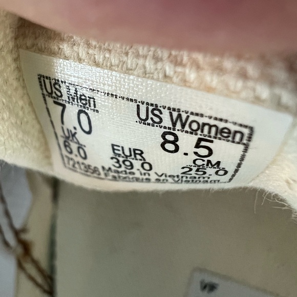 Women’s Van’s Leopard Size 8.5 Slip on - Picture 3 of 8